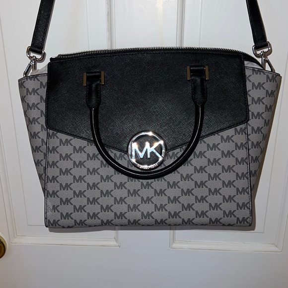 MICHAEL KORS large satchel “Hudson” purse - Picture 3 of 10